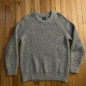 GAP Men's Textured Gray Crewneck Sweater